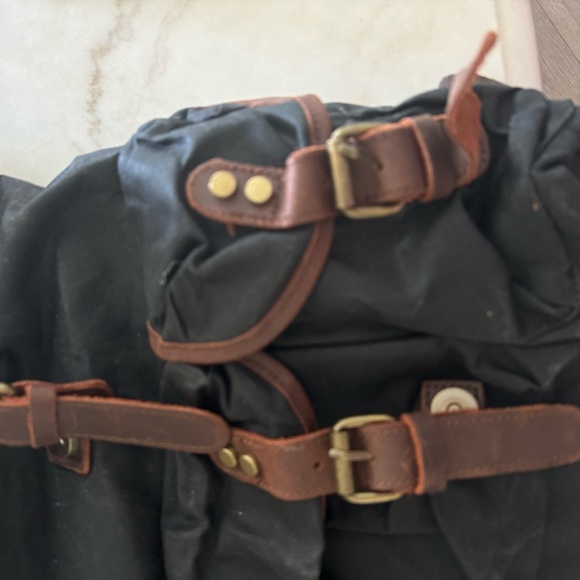 NEW MENS BACKPACK DISTRESSED - Picture 6 of 8